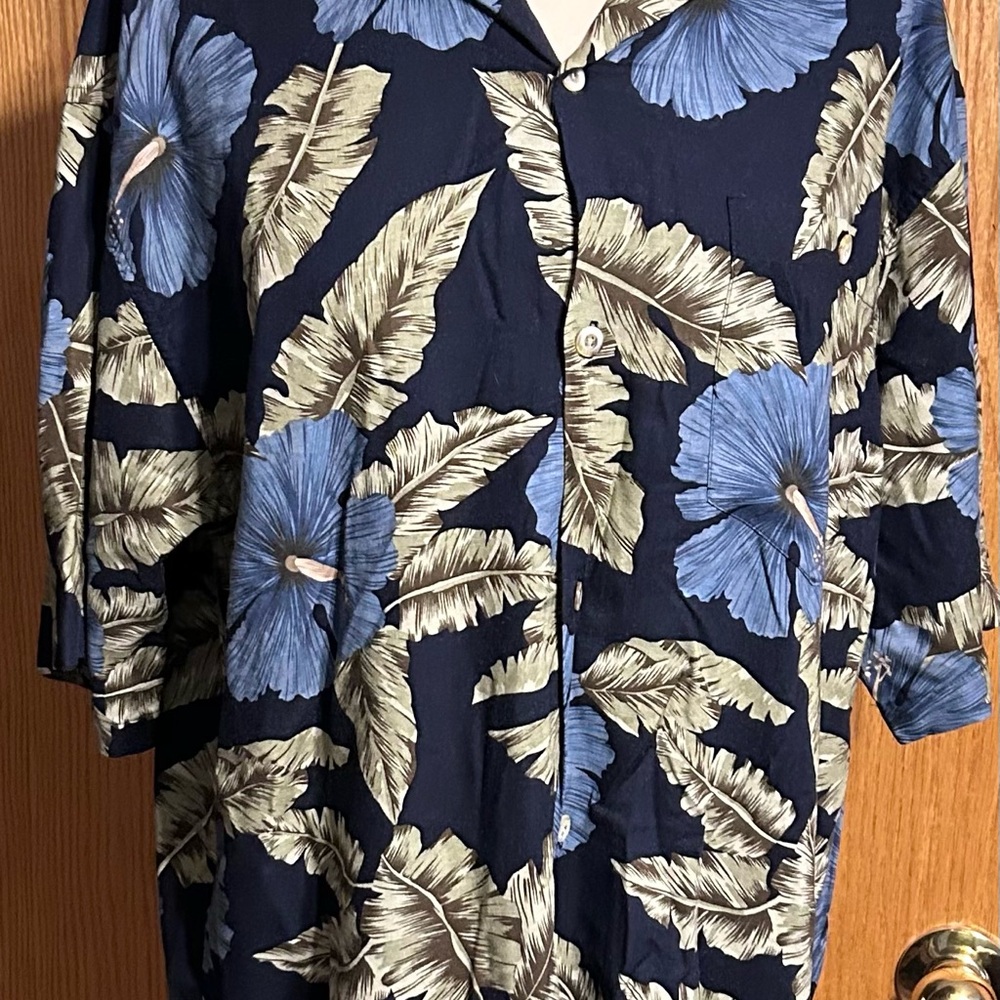 Bamboo Cay Men’s Shirt Flower Button‎ Short Sleeve Size Medium Resort Wear Beach